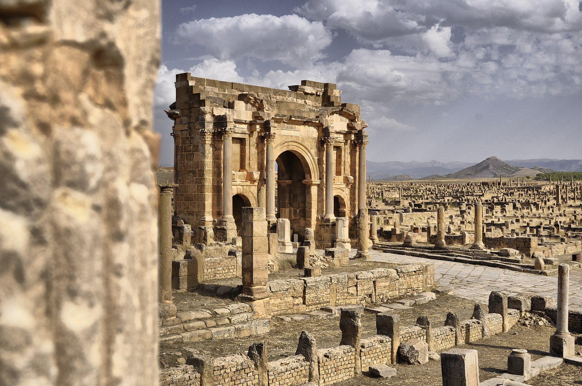 The Roman ruins of Timgad, a well-preserved city from when Algeria was part of the Roman Empire. Credit: Hamza-sia (CC BY-SA 3.0).