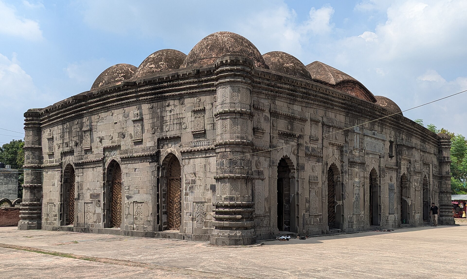 The Choto Sona Mosque, a fifteenth-century monument of the Bengal Sultanate. Credit: Rocky Masum This work was made by Masum-al-Hasan Rocky and released under the license(s) stated below. Please feel free to use it for any purpose as long as you credit Masum-al-Hasan Rocky as author and follow the terms of the chosen license. If you use this work outside of the Wikimedia projects, I would very much like to get a note from you. Thanks! (CC BY-SA 4.0).