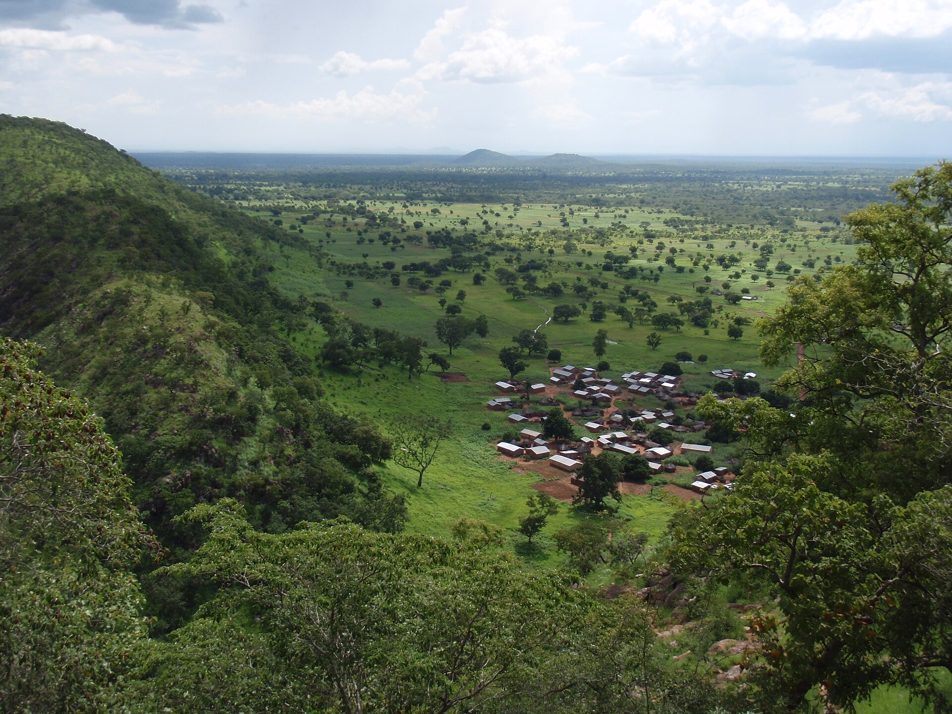 The Atakora highlands in the north of Benin, where the country reaches toward the dry Sahel. Credit: Wegmann (CC BY-SA 4.0).