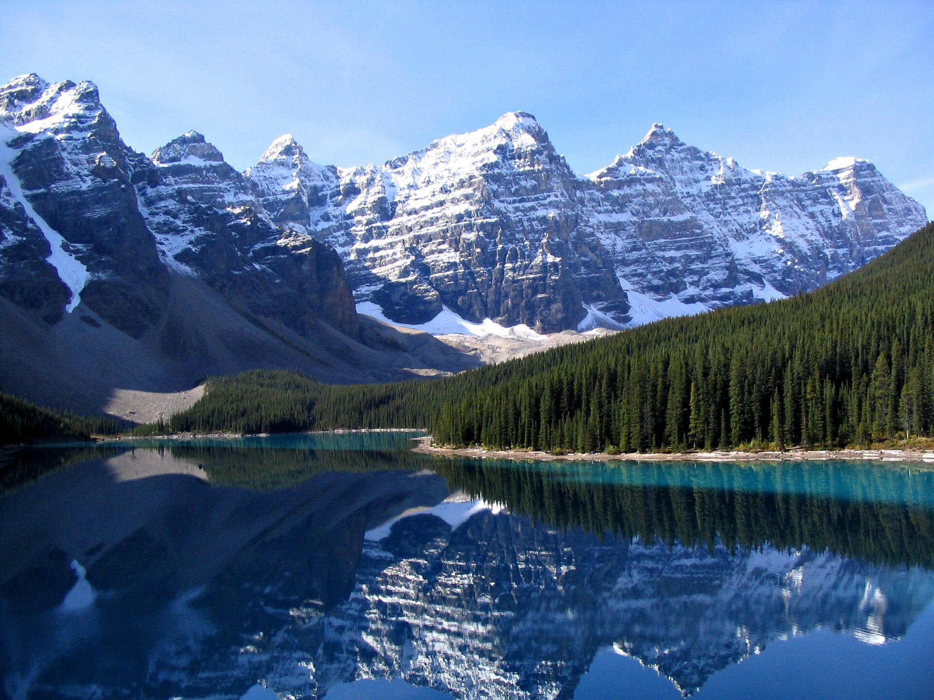 The Valley of the Ten Peaks above Moraine Lake in Banff National Park, in the Canadian Rockies. Credit: Gorgo (public domain).