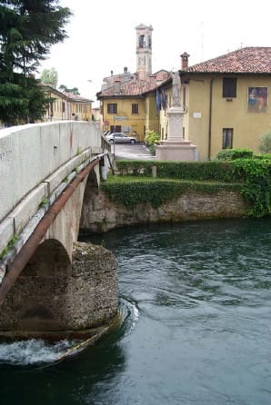 A bridge over a canal in Italy. Canal engineering had to solve crossings in both directions, carrying roads over water and water over valleys.