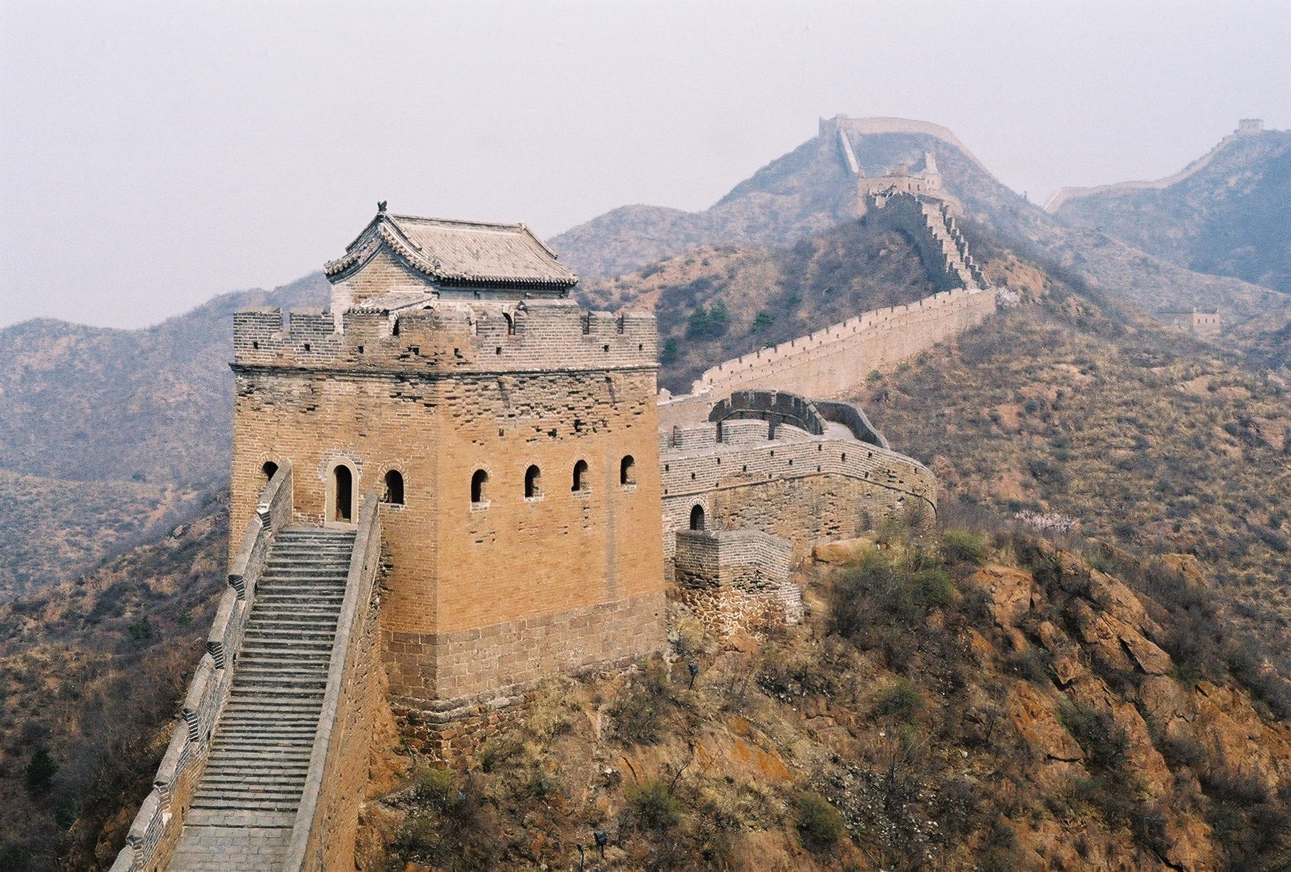 The Great Wall of China, built and rebuilt across centuries along the empire's northern frontier. Credit: Georgio (CC BY-SA 3.0).