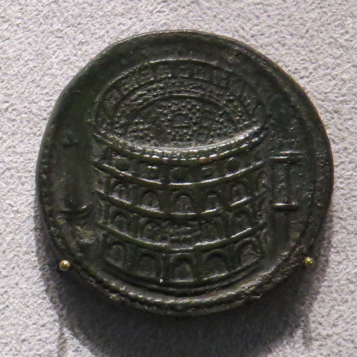 A sestertius coin minted in AD 80 to celebrate the inauguration of the Colosseum. Credit: Rc 13 (CC BY-SA 3.0).