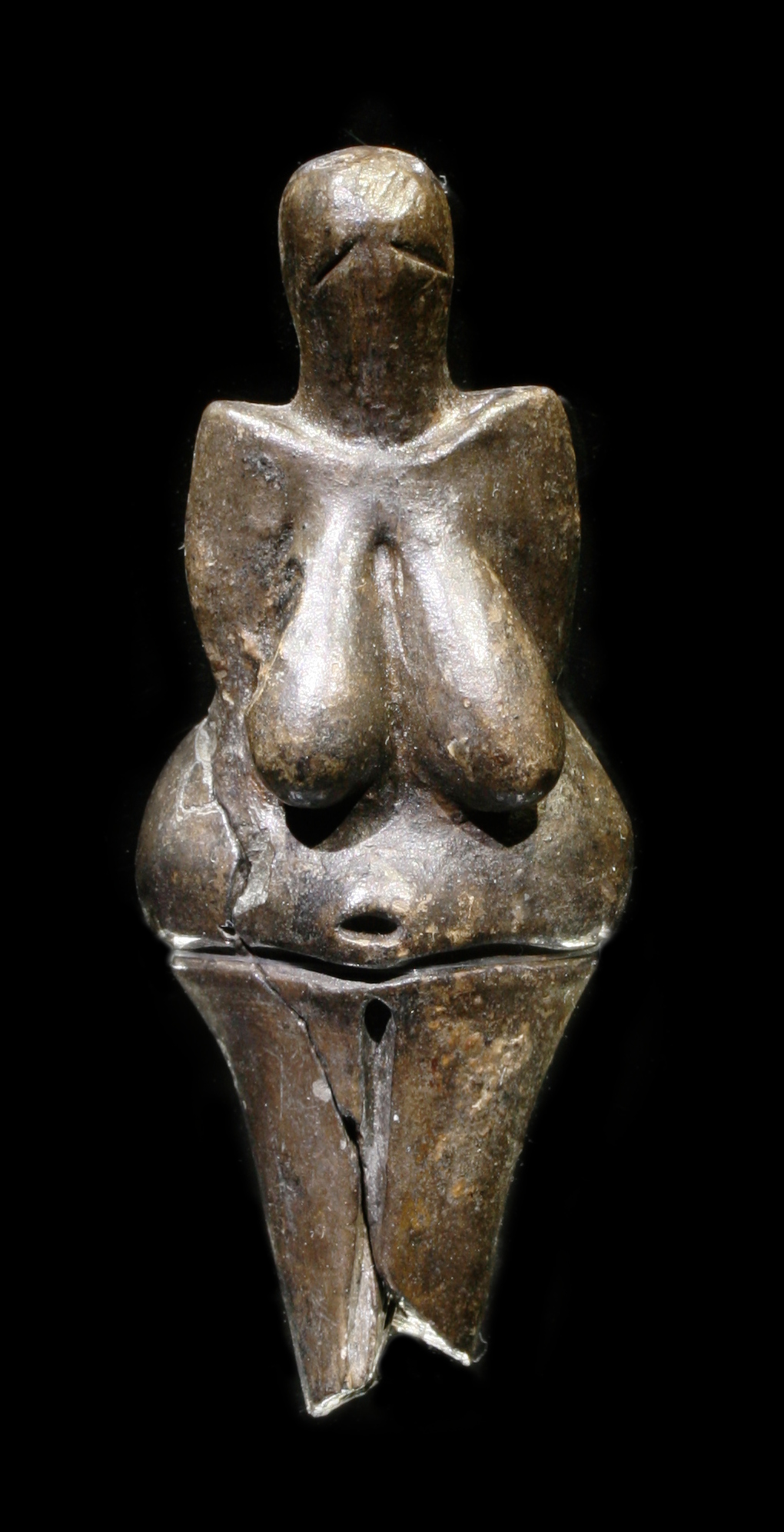 The Venus of Vestonice, a ceramic figurine some 29,000 years old, among the oldest known fired-clay artworks. Credit: che (Please credit as "Petr Novák, Wikipedia" in case you use this outside Wikimedia projects.)guidance: Danny B. (CC BY-SA 2.5).