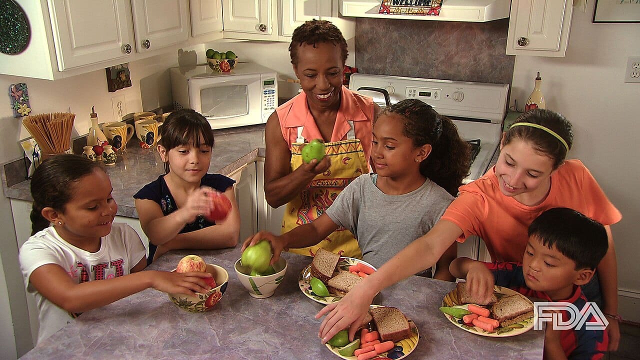 Educational material promoting fibre intake. Recommendations sit around 25 to 30 grams per day, and average consumption in most high-income countries is well below that.