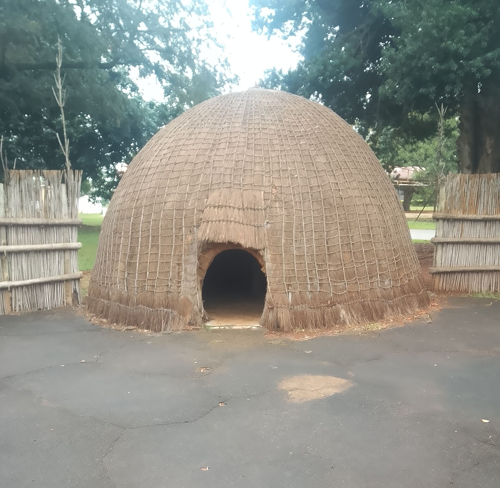 A traditional Swazi homestead, reflecting the building styles and culture of the Swazi people. Credit: ZS Khumalo (CC BY-SA 4.0).