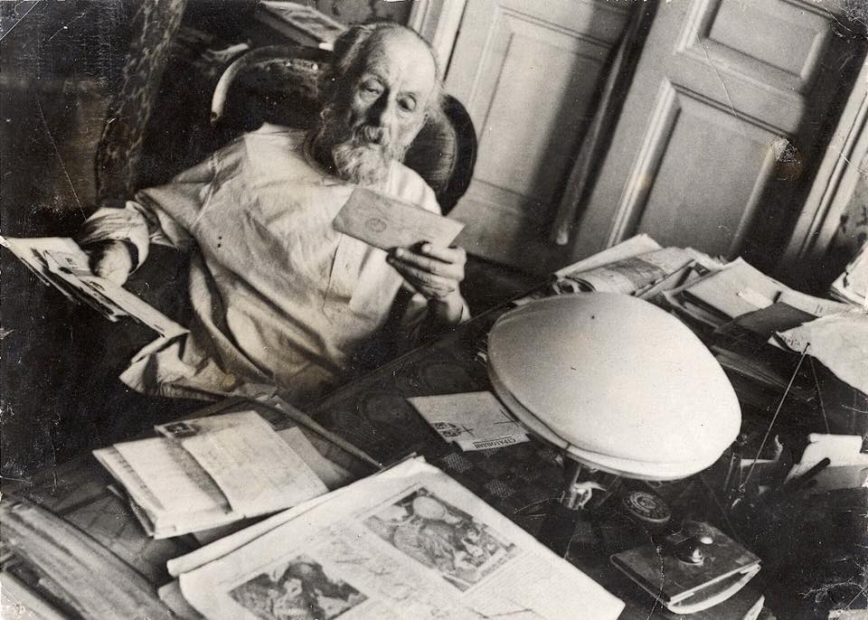 The Russian space pioneer Konstantin Tsiolkovsky, an early thinker on cosmic life.