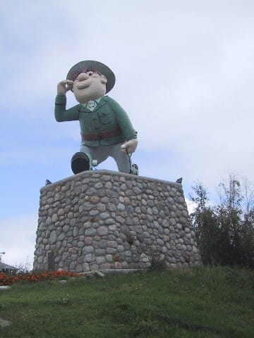 The statue of Flinty, the city's namesake, designed by the cartoonist Al Capp and erected in 1962. The figure represents Professor Josiah Flintabbatey Flonatin, the hero of a 1905 novel.