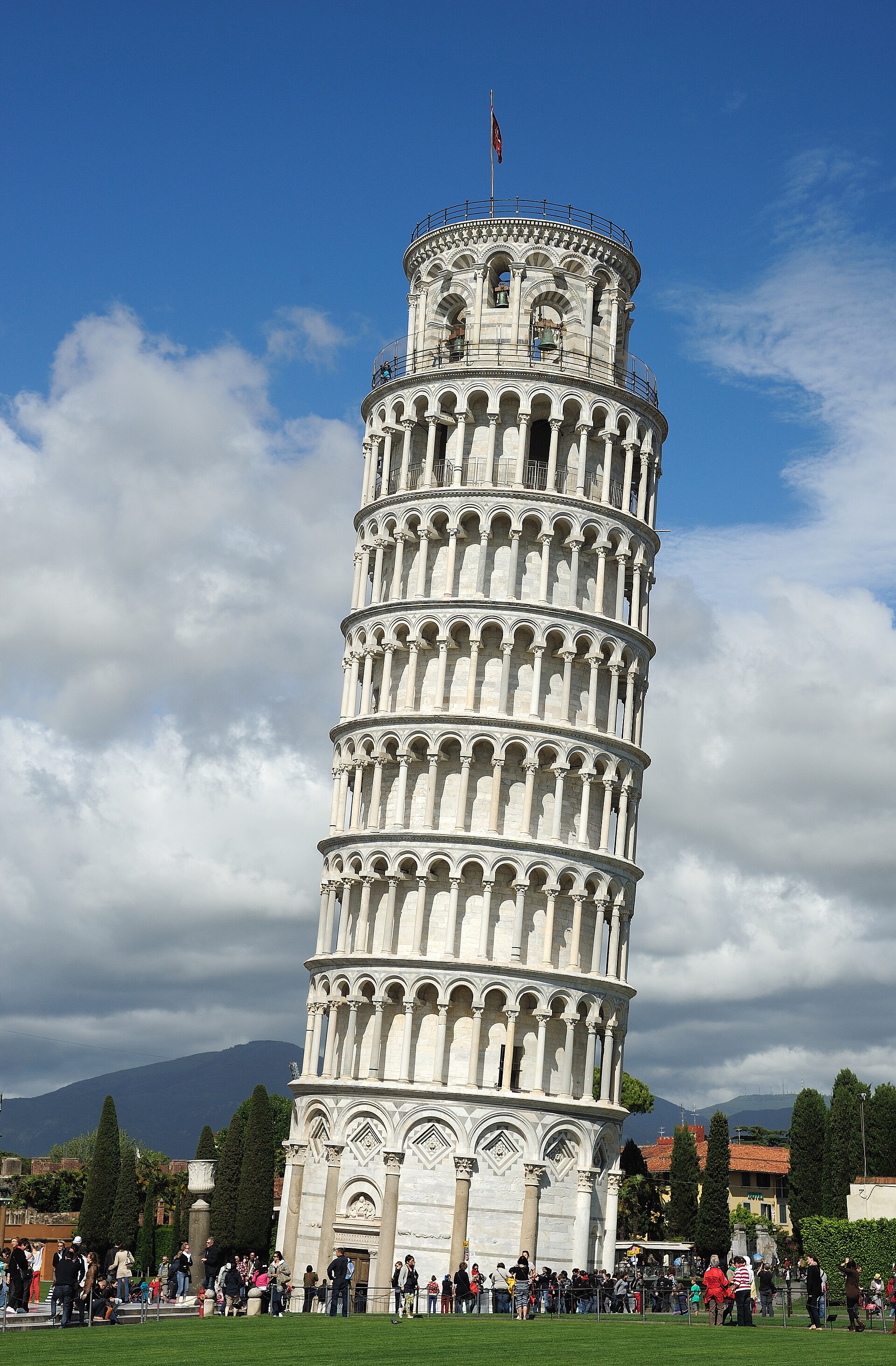 The Leaning Tower of Pisa, where according to legend Galileo performed an experiment about the speed of falling objects Credit: Saffron Blaze (CC BY-SA 3.0).