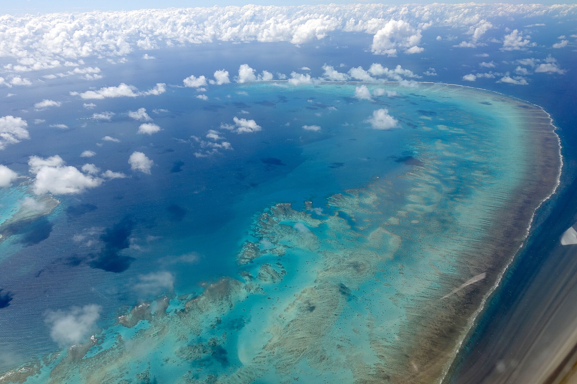 An aerial view of Arlington Reef, one of nearly 3,000 reefs that make up the system. Credit: Luka Peternel (CC BY-SA 4.0).