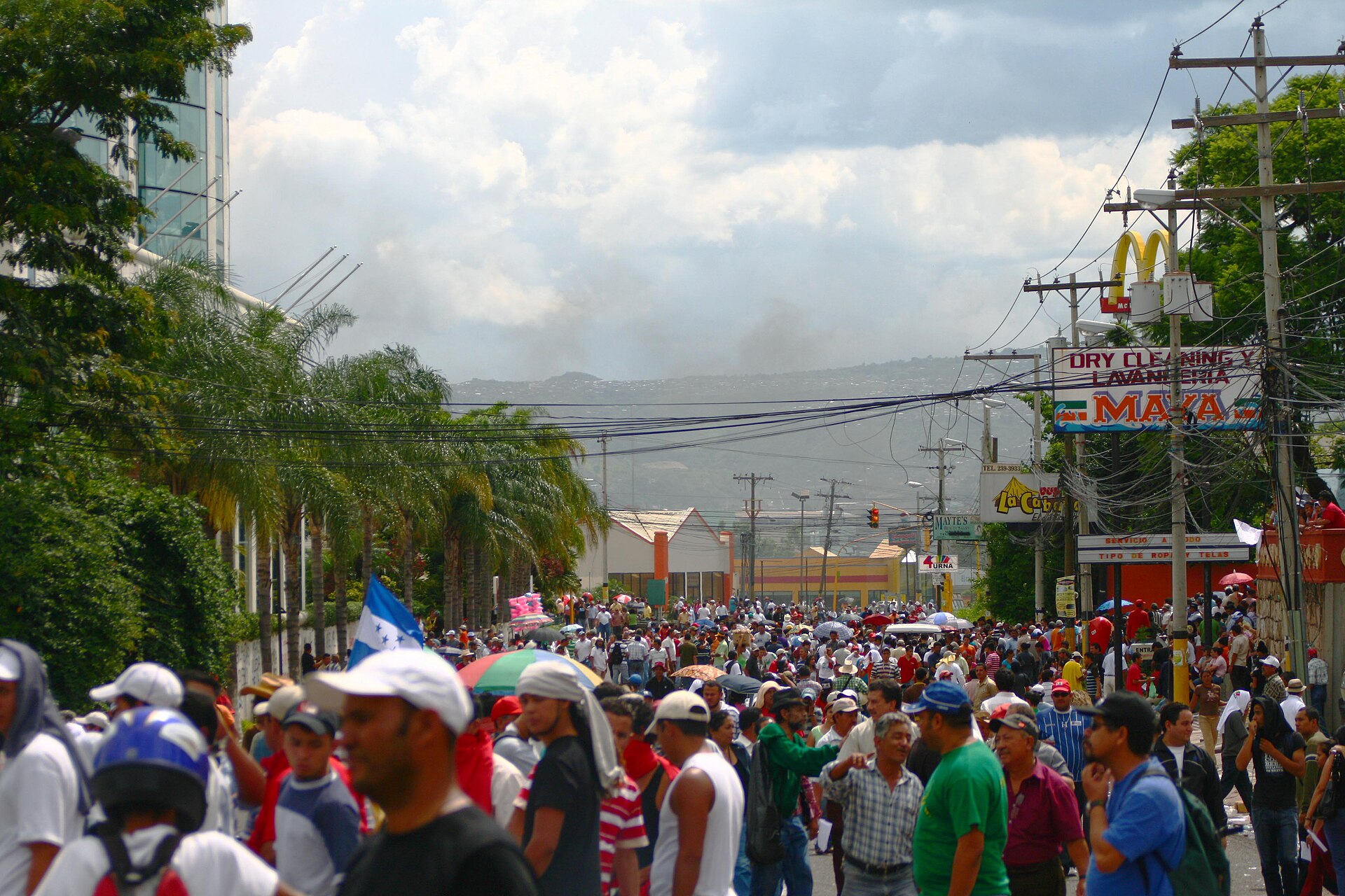 Soldiers on the streets during the 2009 coup that removed President Manuel Zelaya. The crisis, and later disputed elections, deepened the instability of one of the poorest and most violent countries in the Americas.