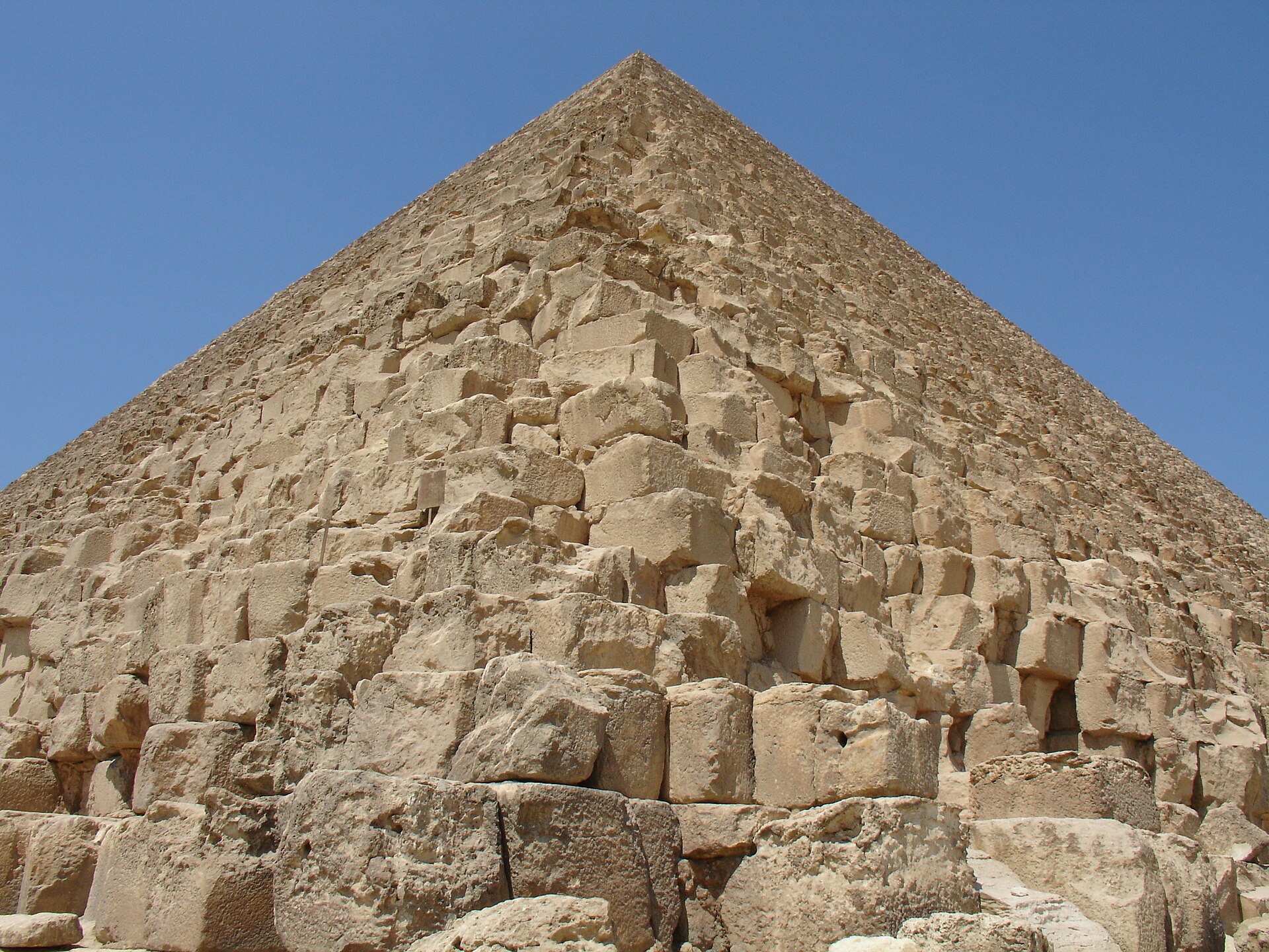 A proposed spiral ramp system, one of several competing construction theories.