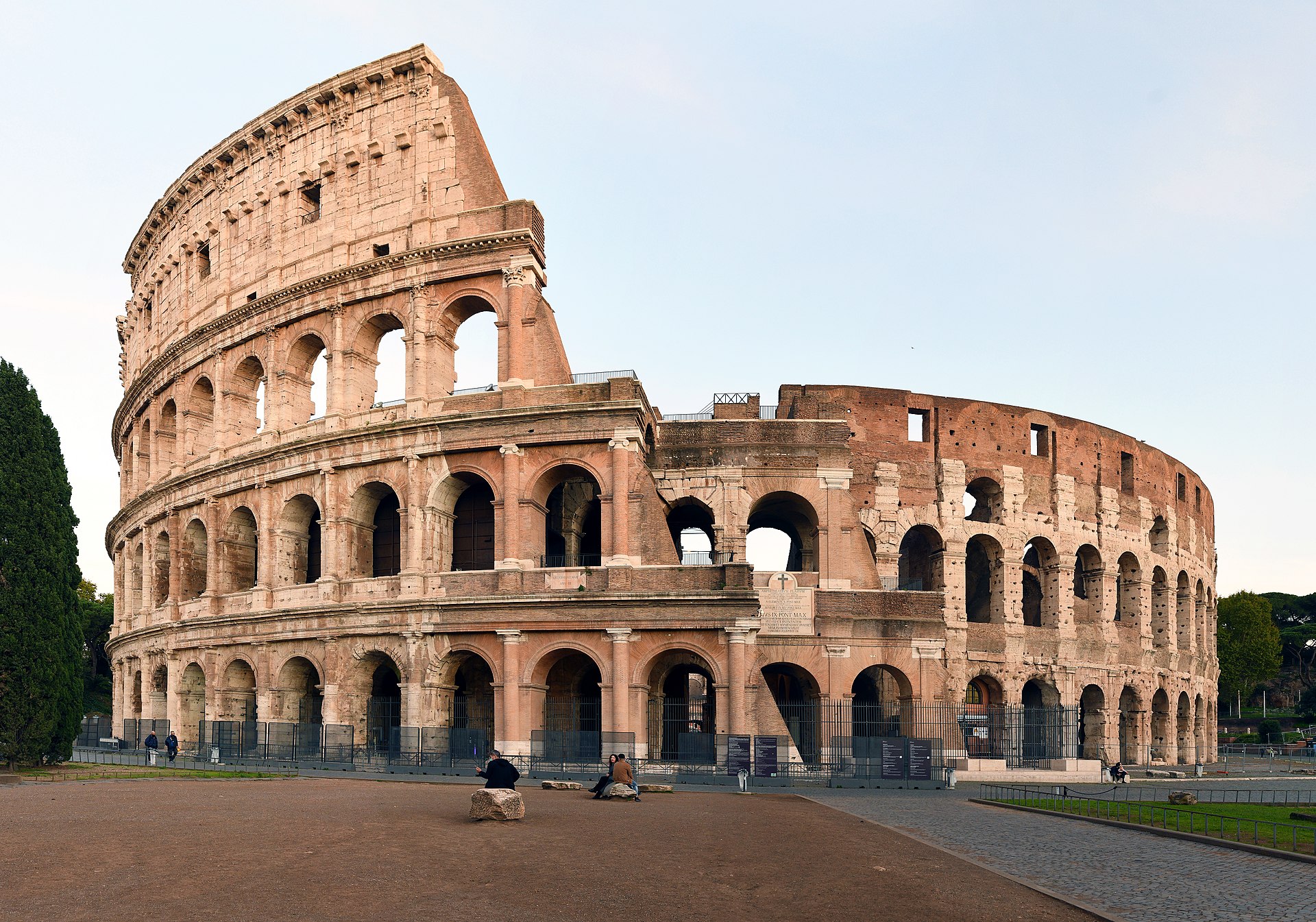 The Colosseum in Rome, the great amphitheatre of the ancient empire. Credit: FeaturedPics (CC BY-SA 4.0).