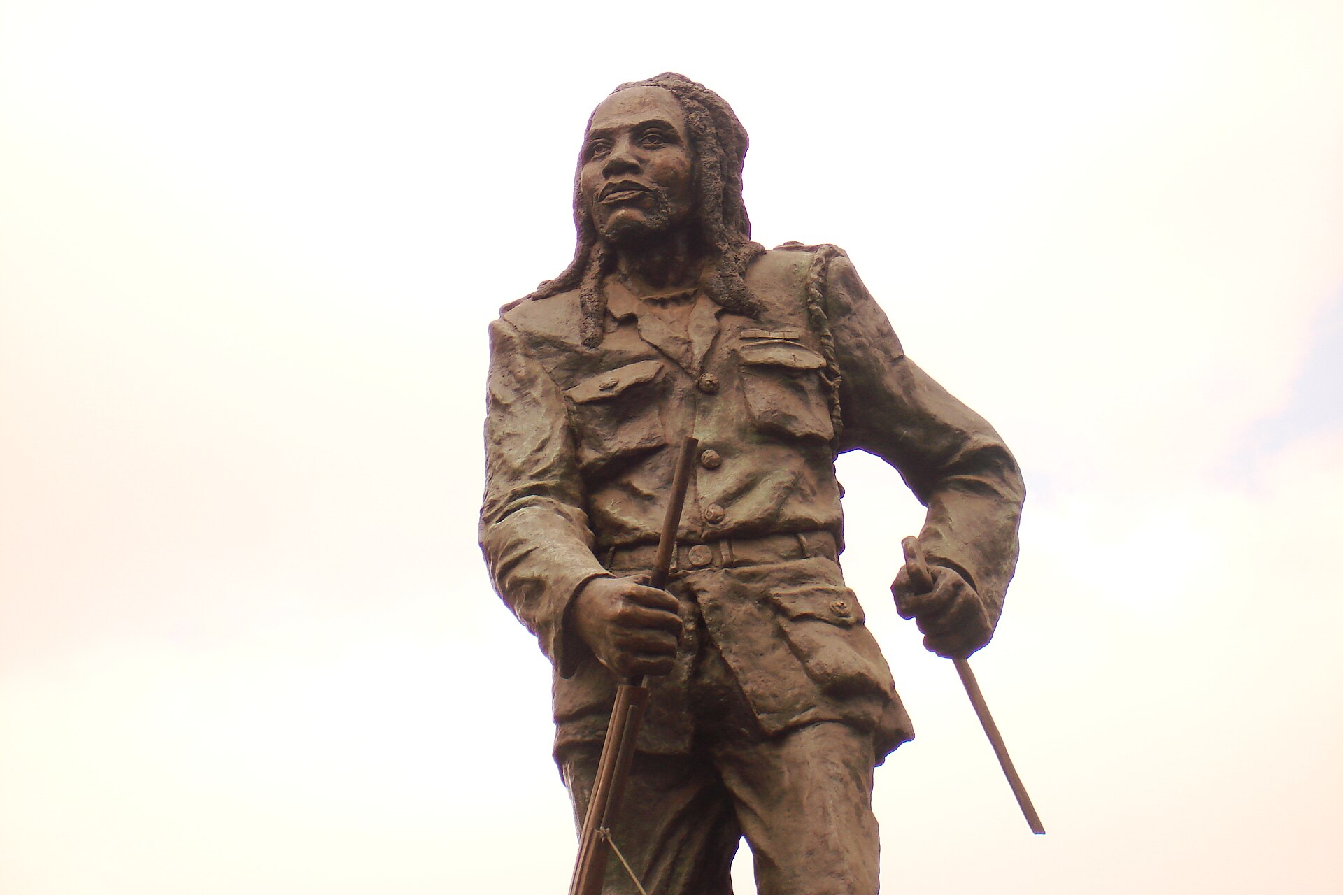 A statue of Dedan Kimathi, a leader of the Mau Mau fighters in Kenya's independence struggle. Credit: Murungaru at English Wikipedia (Public domain).