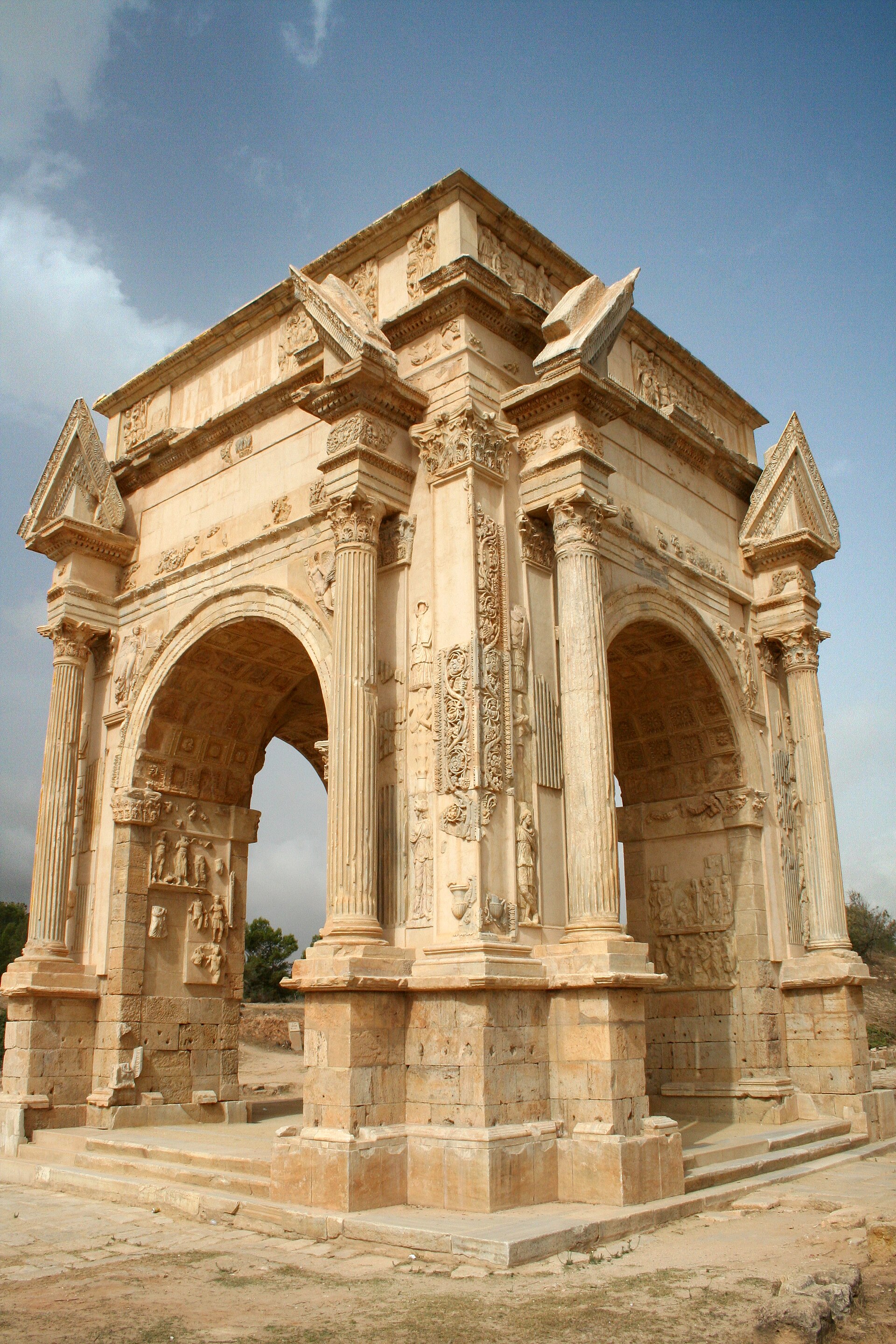 The Roman ruins of Leptis Magna, one of the most splendid ancient cities of the Mediterranean world. Credit: Daviegunn (Public domain).