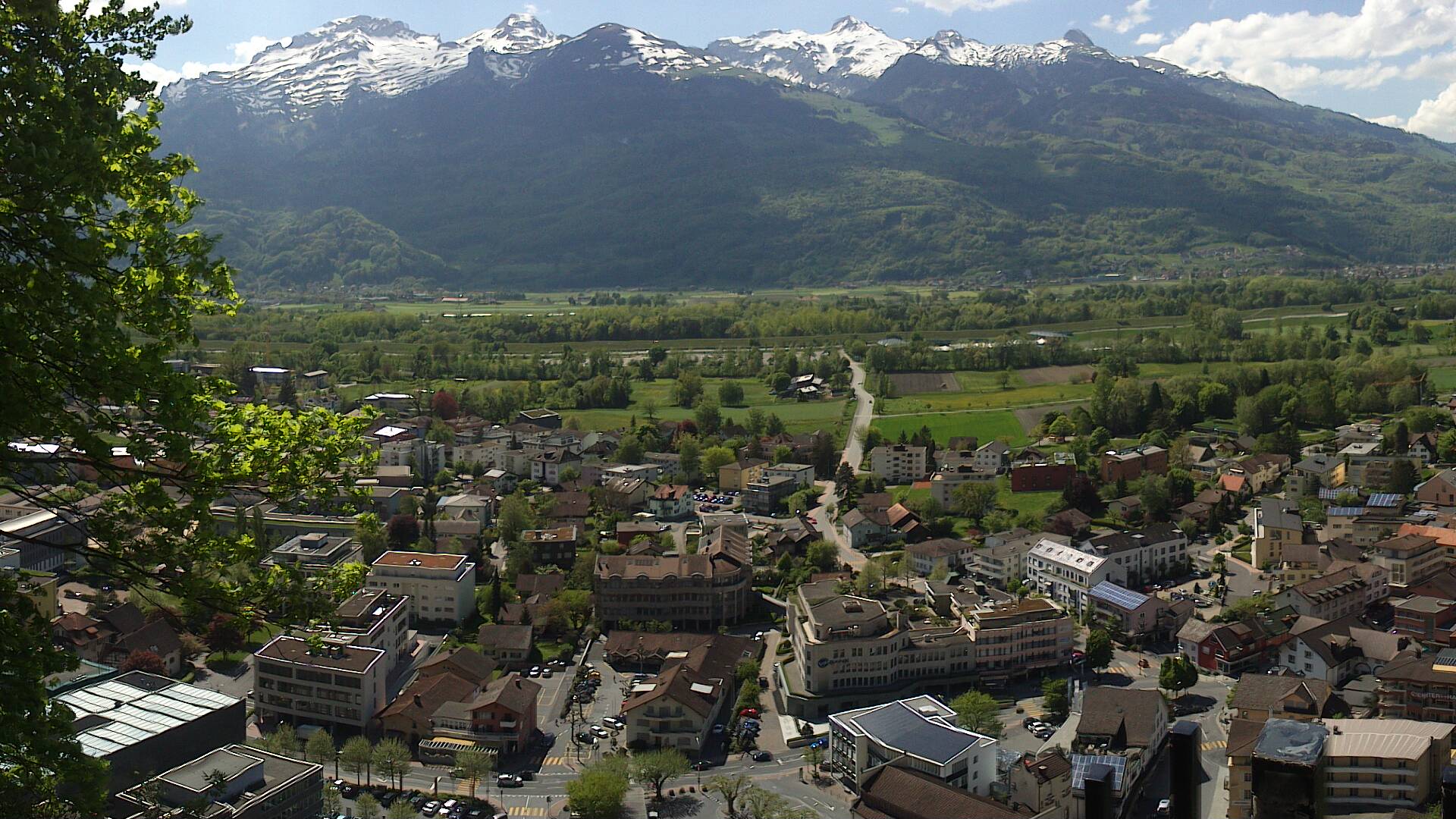 A panorama of Vaduz, the capital, set in the upper Rhine valley beneath the Alpine slopes. Credit: zpunout (CC BY-SA 3.0).
