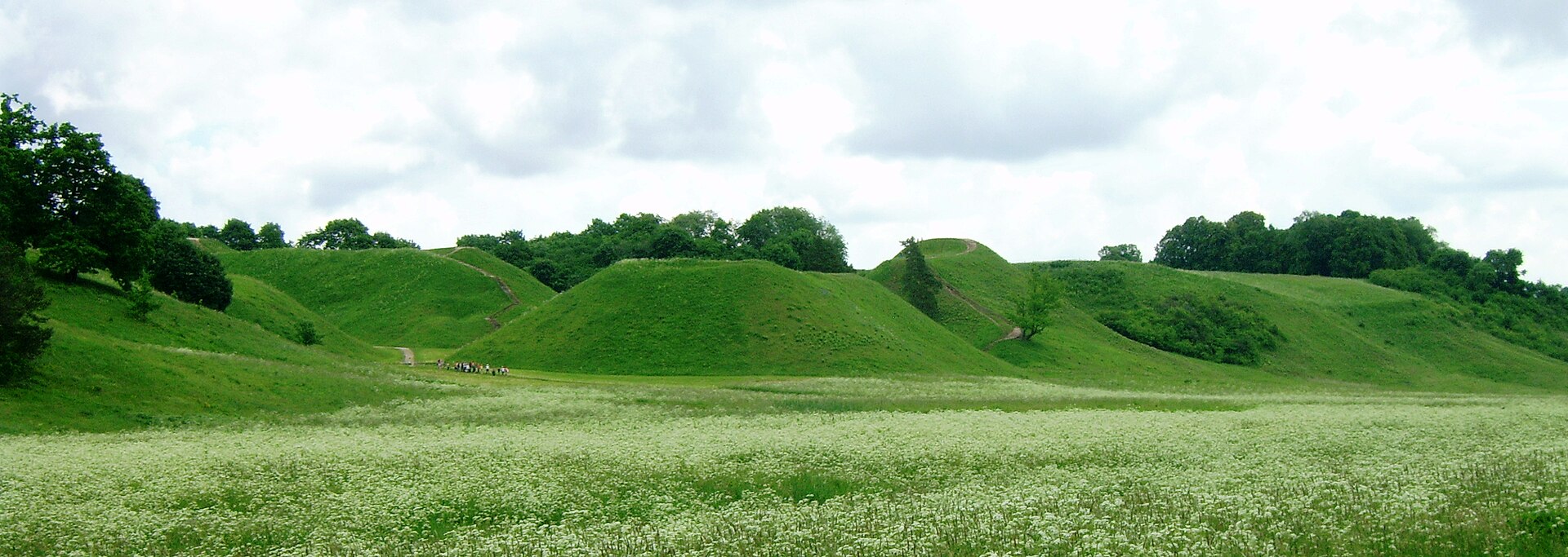 The ancient hillforts of Kernave, an early centre of the Lithuanian state. Credit: Andrjusgeo at Lithuanian Wikipedia (CC BY-SA 3.0).