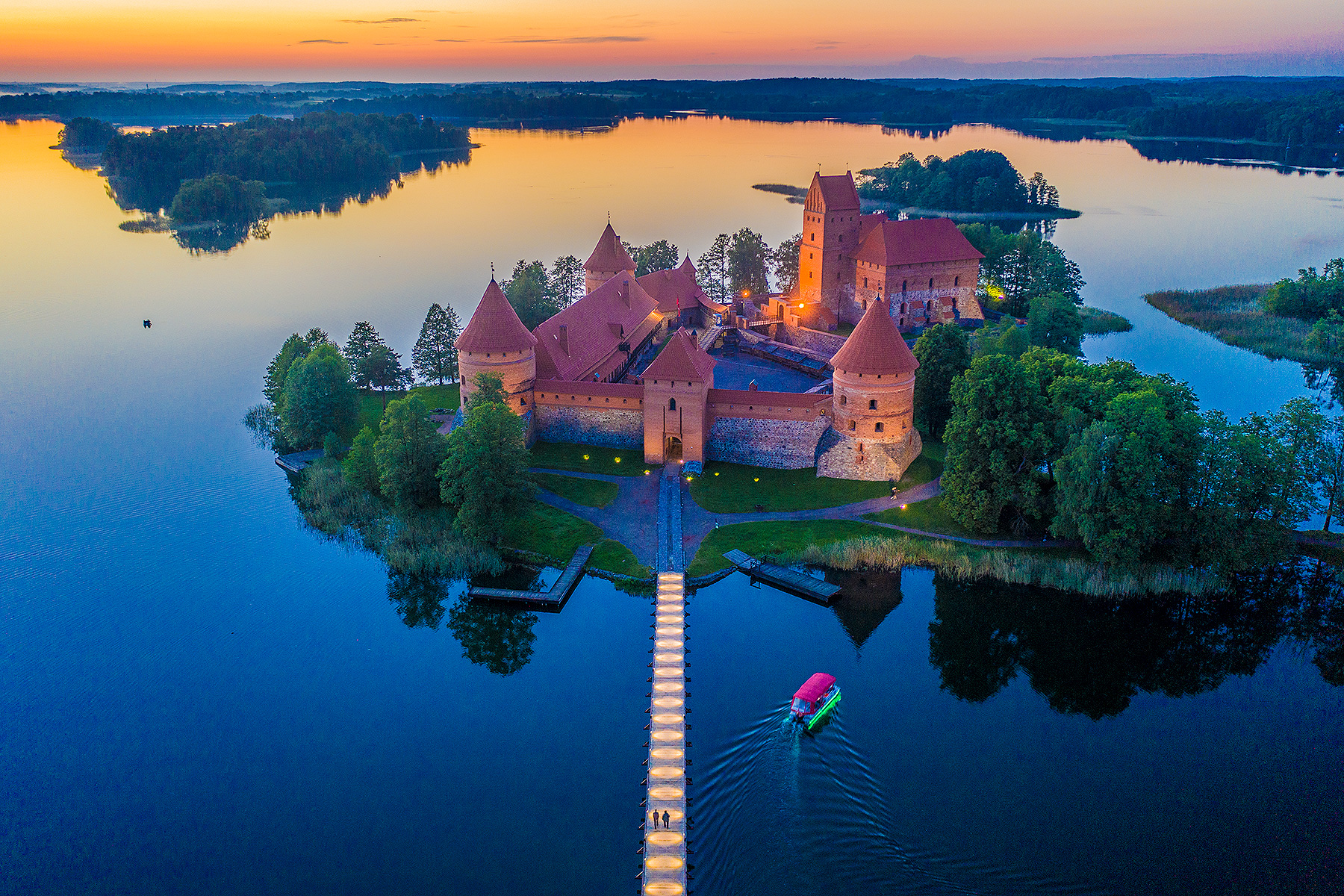 Trakai Island Castle, a residence of the grand dukes of medieval Lithuania. Credit: BigHead (CC BY-SA 4.0).