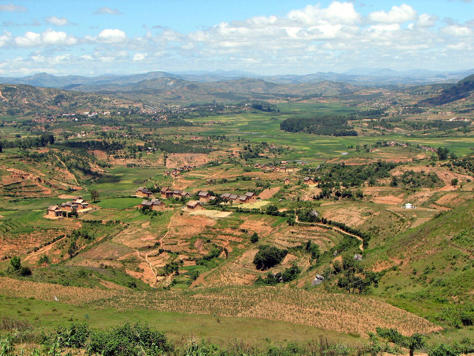 A landscape of the central highlands, the cool, terraced heart of Madagascar. Credit: Bernard Gagnon (CC BY-SA 3.0).
