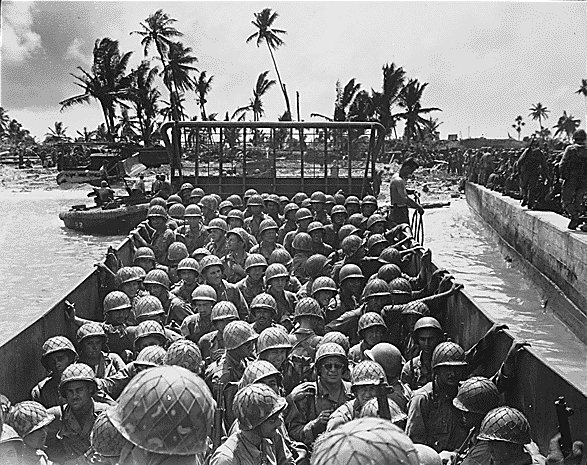 American forces during the Battle of Kwajalein in 1944, fought in the vast lagoon of the Marshall Islands. Credit: Unknown (Public domain).