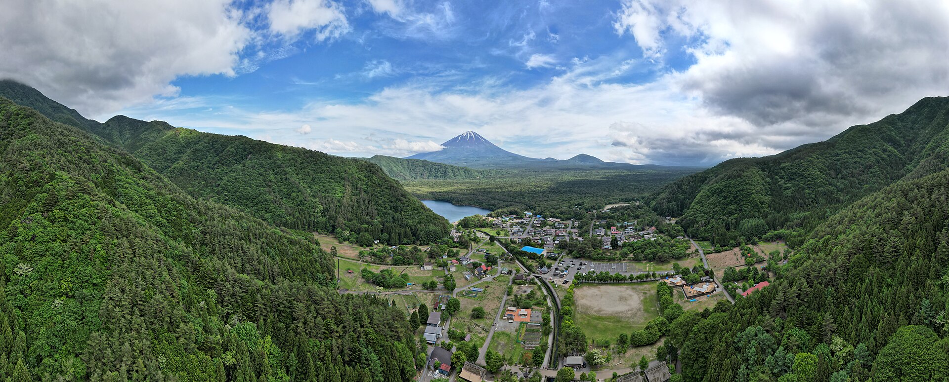Mount Fuji rising beyond the landscape at its base, a view that has drawn pilgrims and artists for centuries. Credit: Bob Tan (CC BY 4.0).