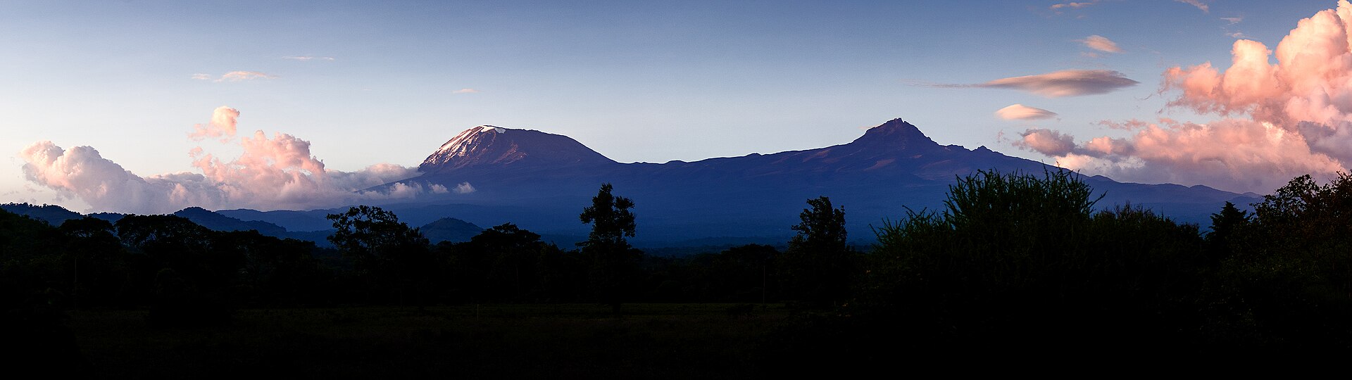 Kilimanjaro's two main cones, the snow-capped Kibo and the jagged Mawenzi. Credit: David Daniel Turner (CC BY-SA 3.0).