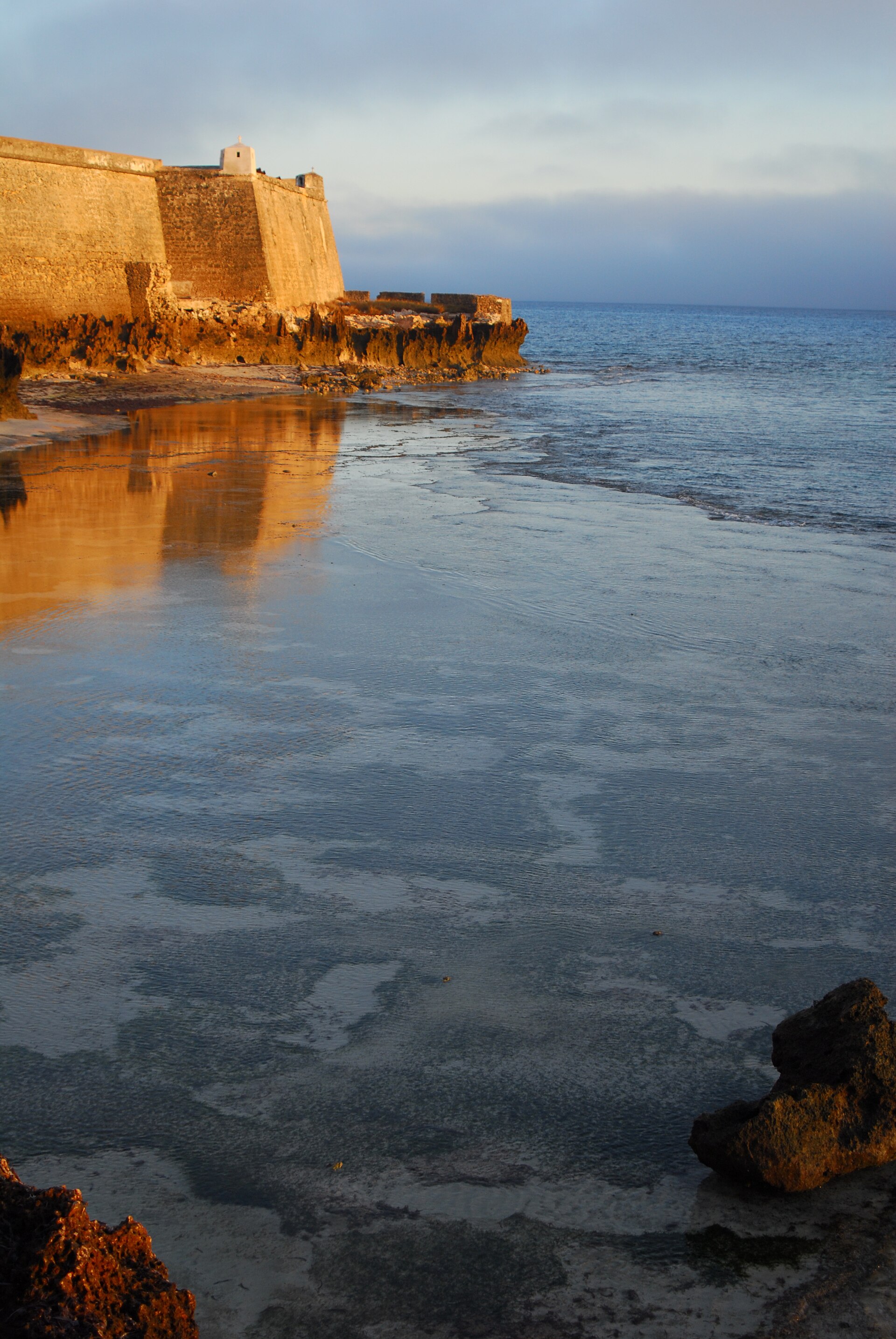 Fort Sao Sebastiao on the Island of Mozambique, a relic of the long Portuguese presence. Credit: F Mira from Lisbon, Portugal (CC BY-SA 2.0).
