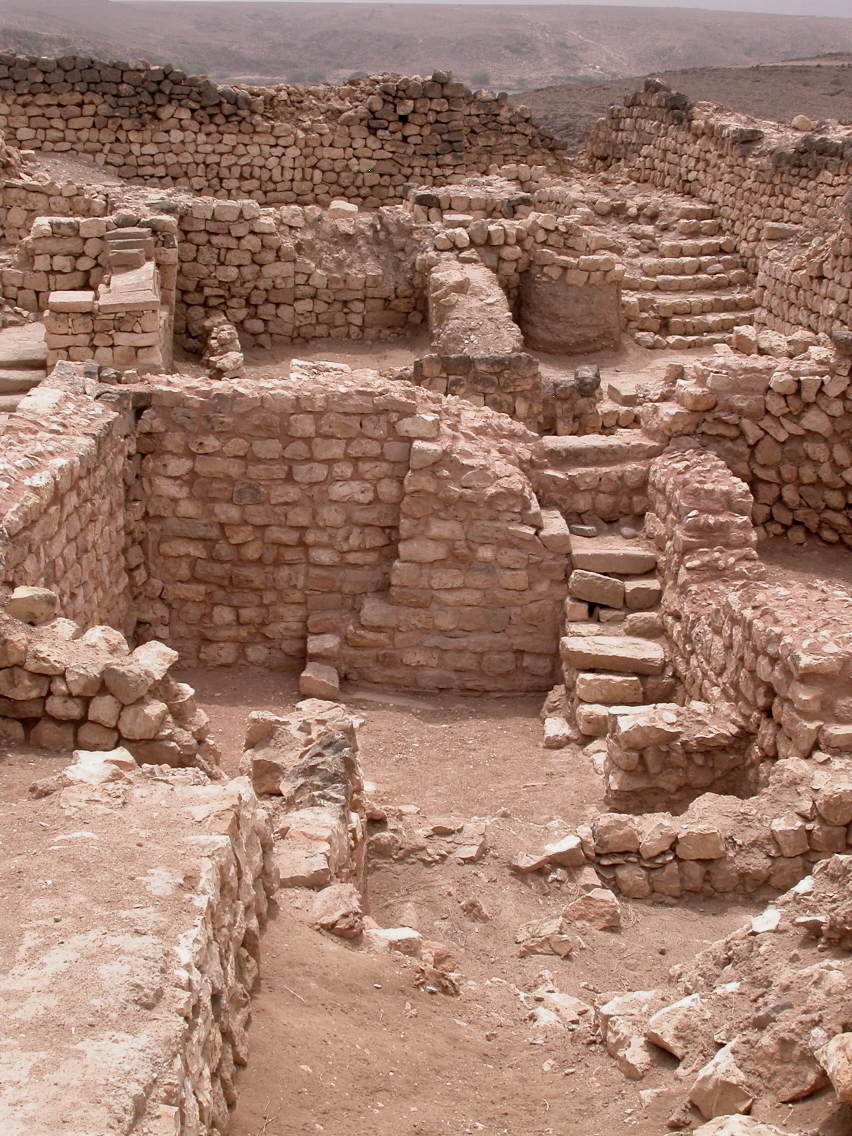 The ruins of Khor Rori, a port of the ancient frankincense trade on the Omani coast. Credit: Snickeringshadow (Public domain).