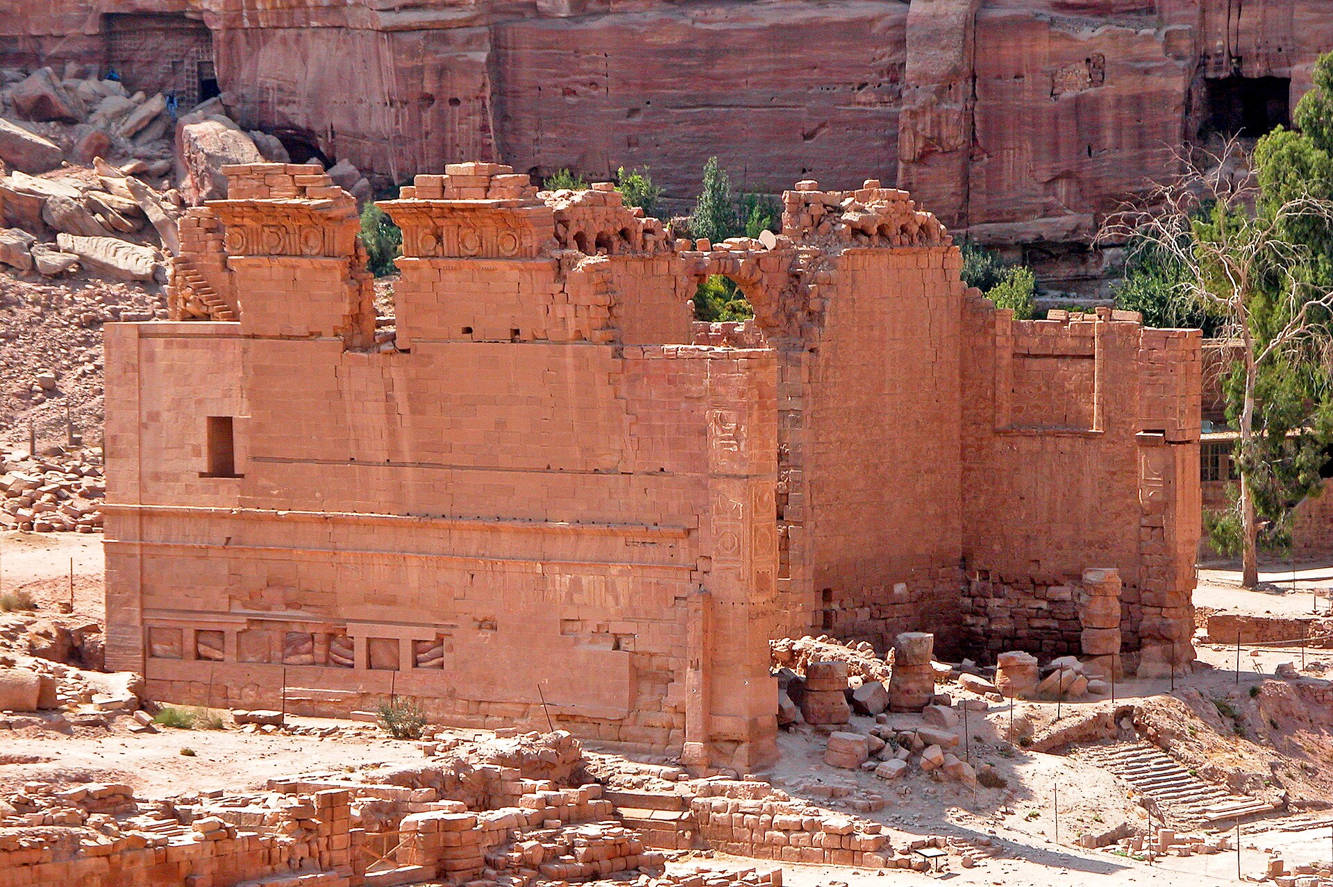 The carved facades and cliffs of Petra, a city shaped from the rock itself. Credit: Dennis G. Jarvis (CC BY-SA 2.0).