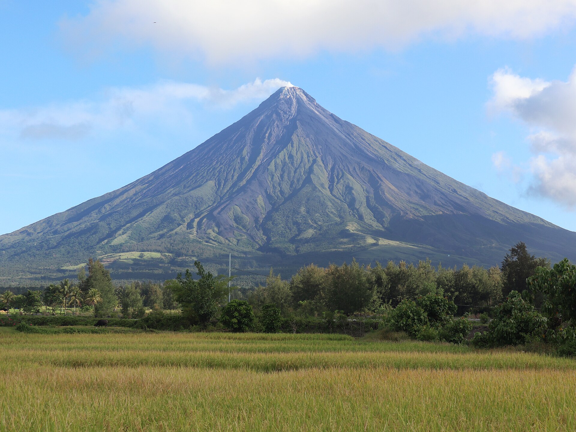 The Mayon Volcano in the Bicol region, famed for its near-perfect cone. The Philippines sits on the Pacific Ring of Fire, so volcanoes and earthquakes are a constant presence.