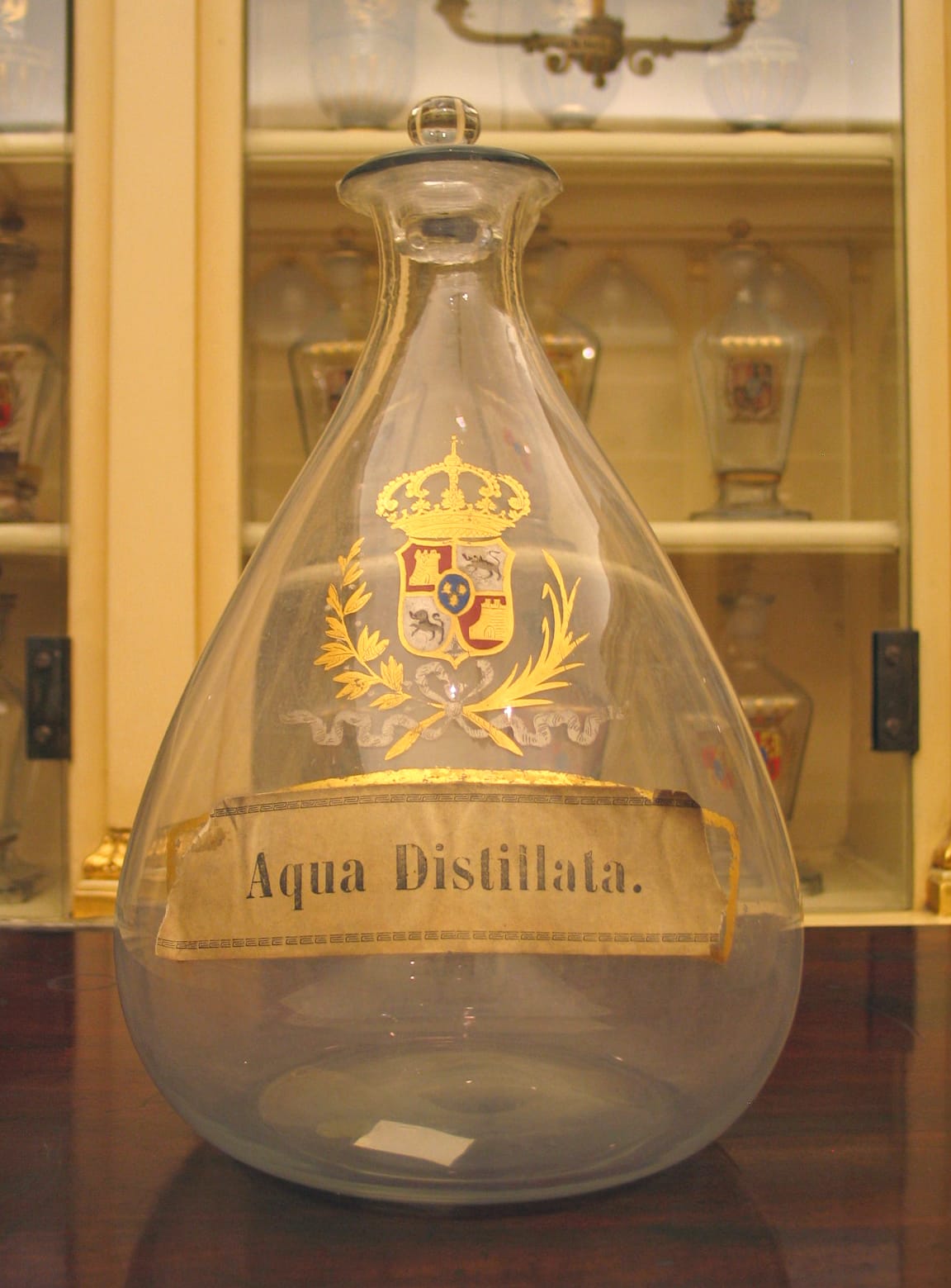 A vessel for distilled water. The polywater episode turned on the difference between water that is nominally pure and a sample small enough that trace impurities dominate its behaviour.