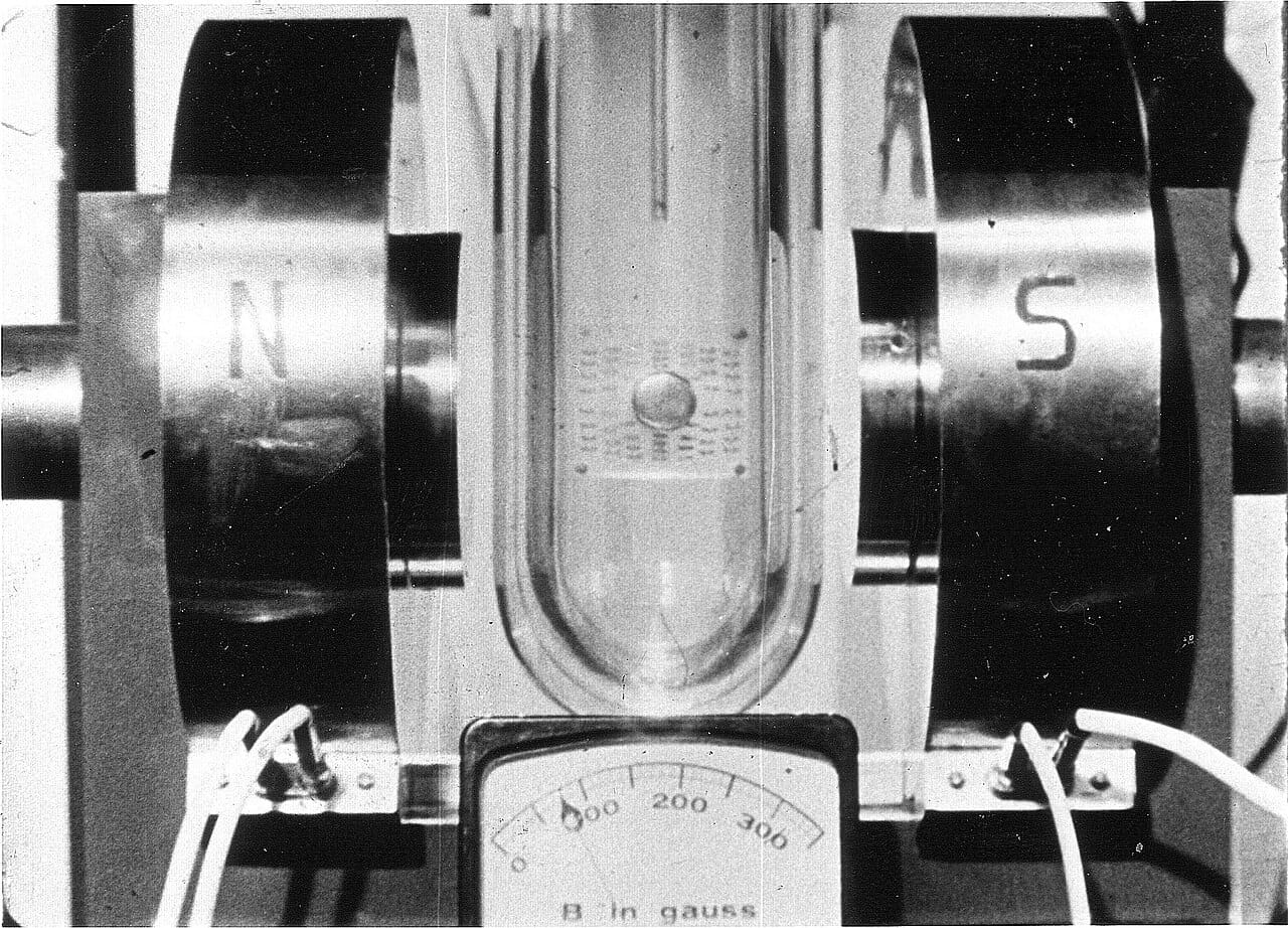 Apparatus for measuring superconducting transitions. Distinguishing a genuine transition from an artefact of the measurement is precisely where several high-profile claims have failed.
