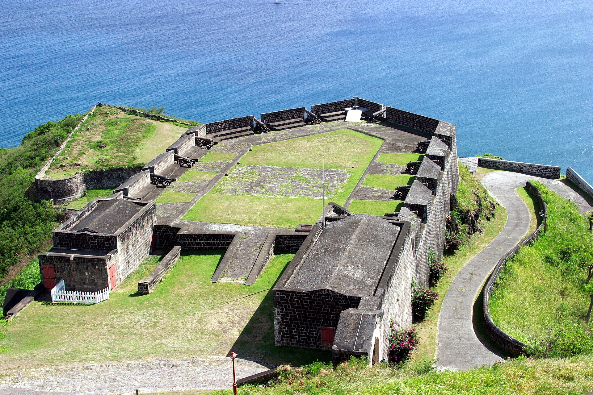 The great fortress on Brimstone Hill on Saint Kitts, built to defend the rich sugar colony, now a World Heritage site. Credit: Ukexpat (CC BY-SA 3.0).
