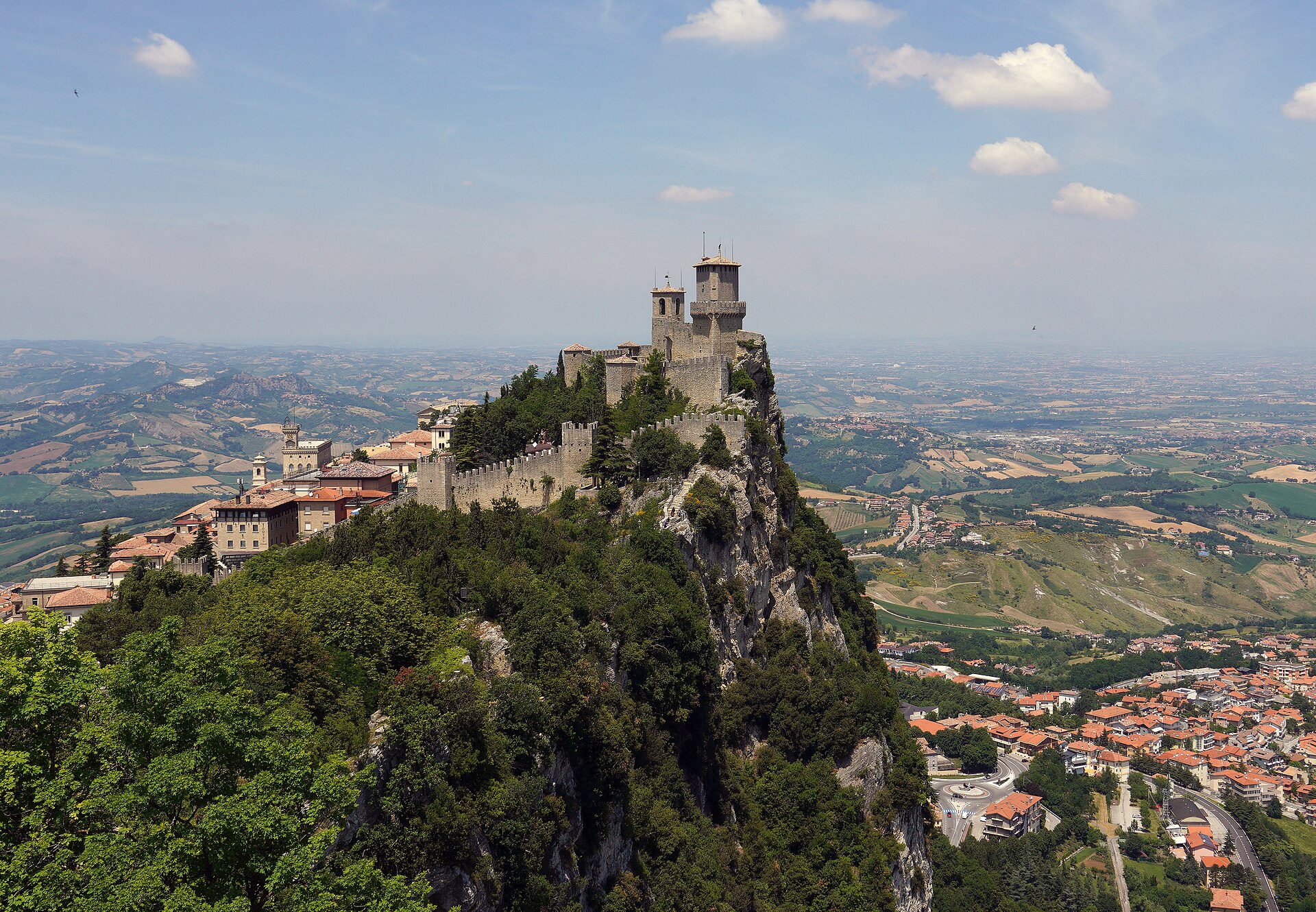 The Guaita fortress, one of the three towers on Monte Titano that crown the capital and symbolise the republic. Credit: Commonists (CC BY-SA 4.0).