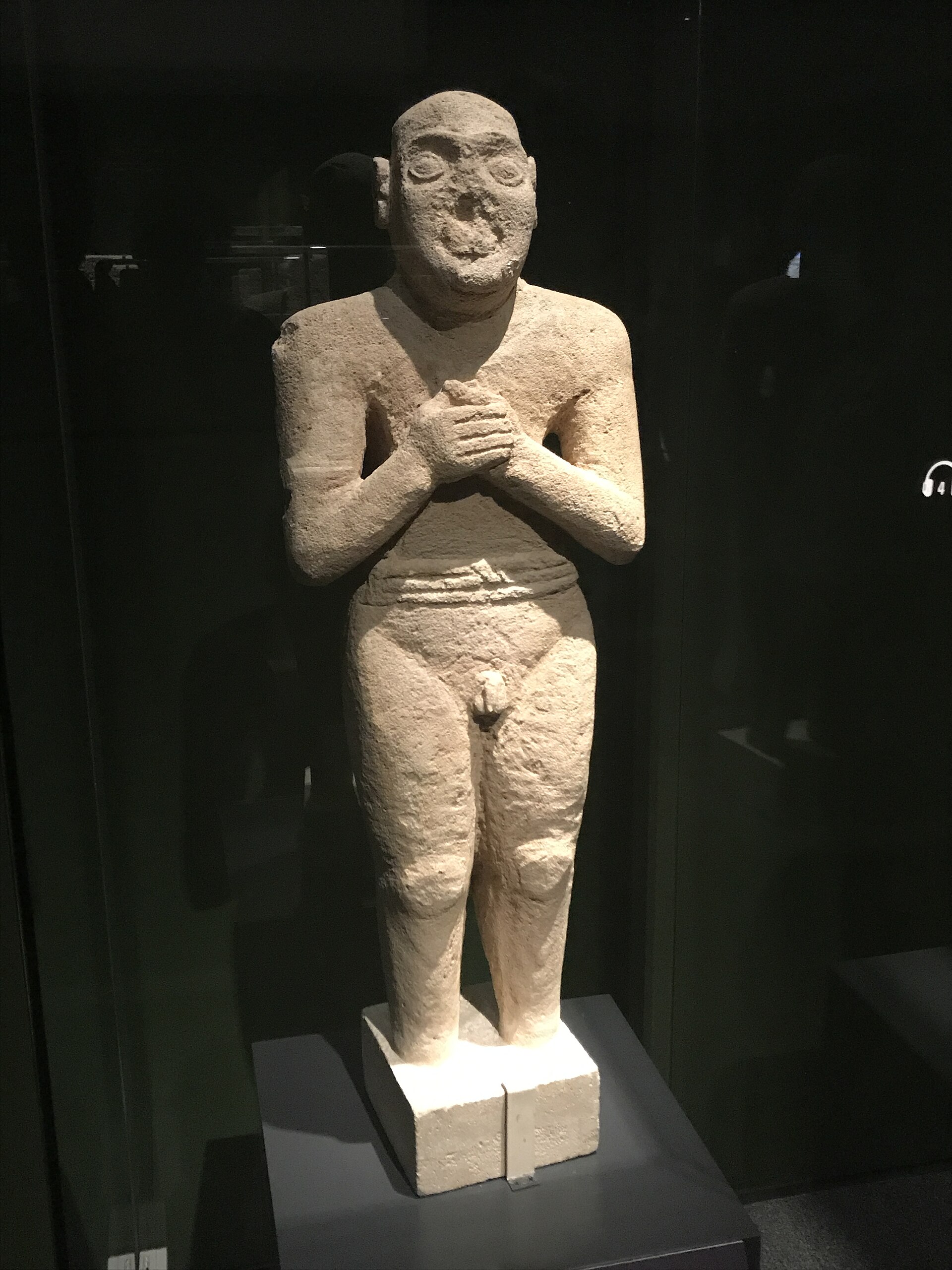 The Worshipping Servant statue, carved around 2500 BC, evidence of Arabia's ancient settled cultures.
