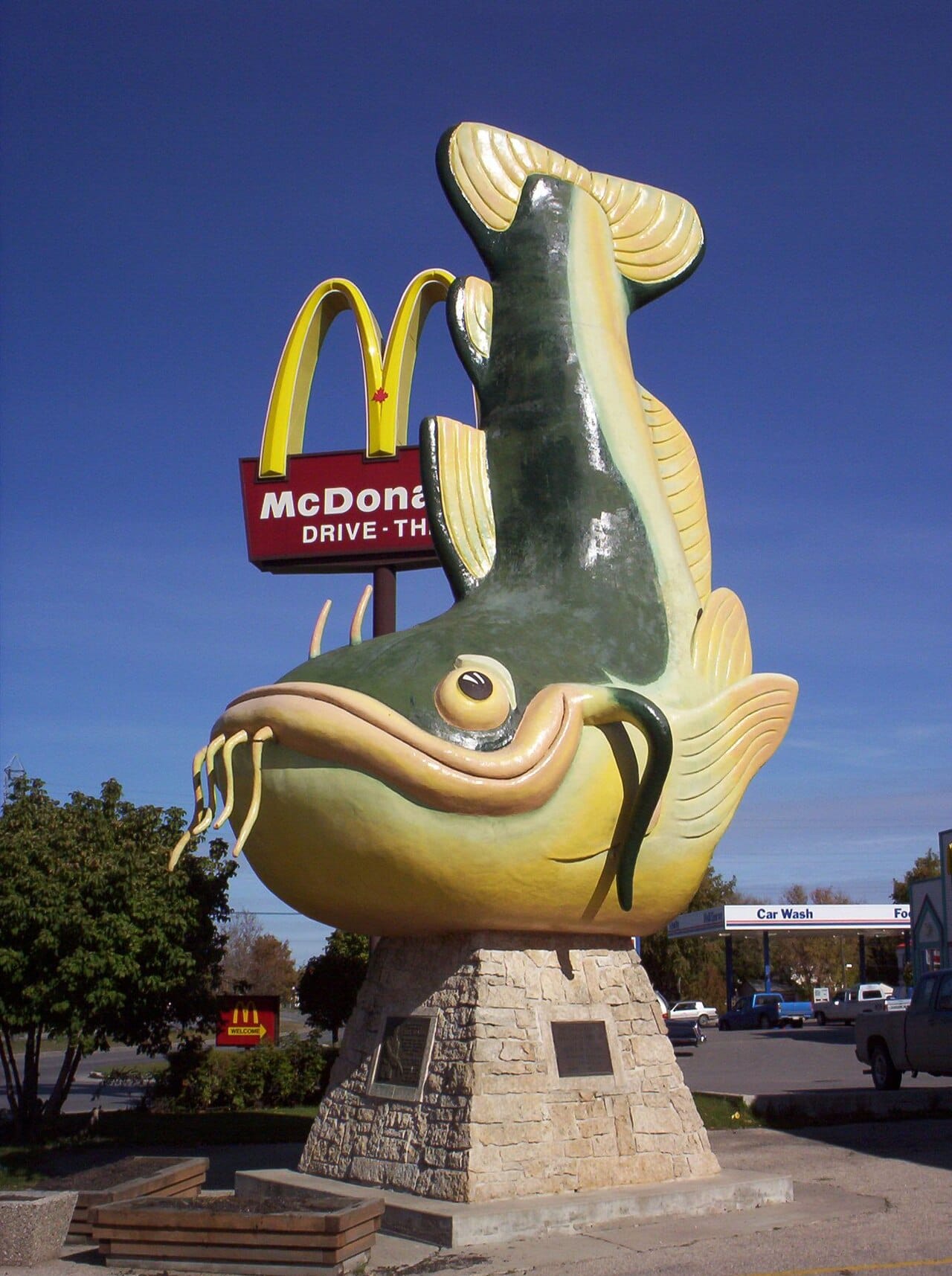 Chuck the Channel Cat. The statue announces Selkirk's claim to be the Catfish Capital of the World, based on the Red River's channel catfish, which regularly exceed ten kilograms.