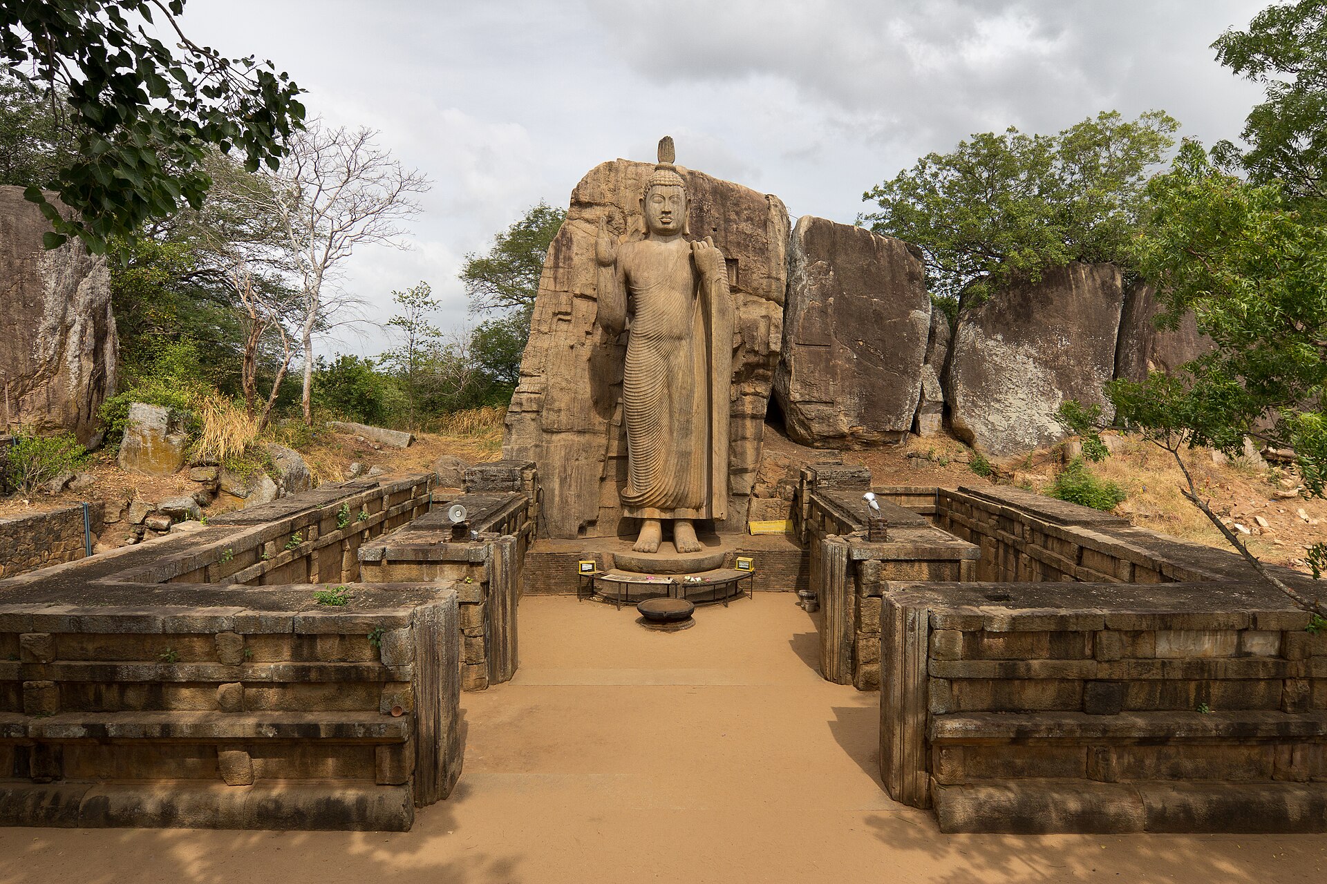The Avukana Buddha, a colossal standing statue carved from rock more than a thousand years ago. Credit: Carlos Delgado (CC BY-SA 4.0).