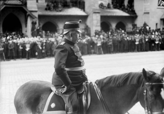 General Ulrich Wille, appointed to command the Swiss army during the First World War. Switzerland mobilised to defend its borders and its neutrality, staying out of the conflict that engulfed the continent around it.