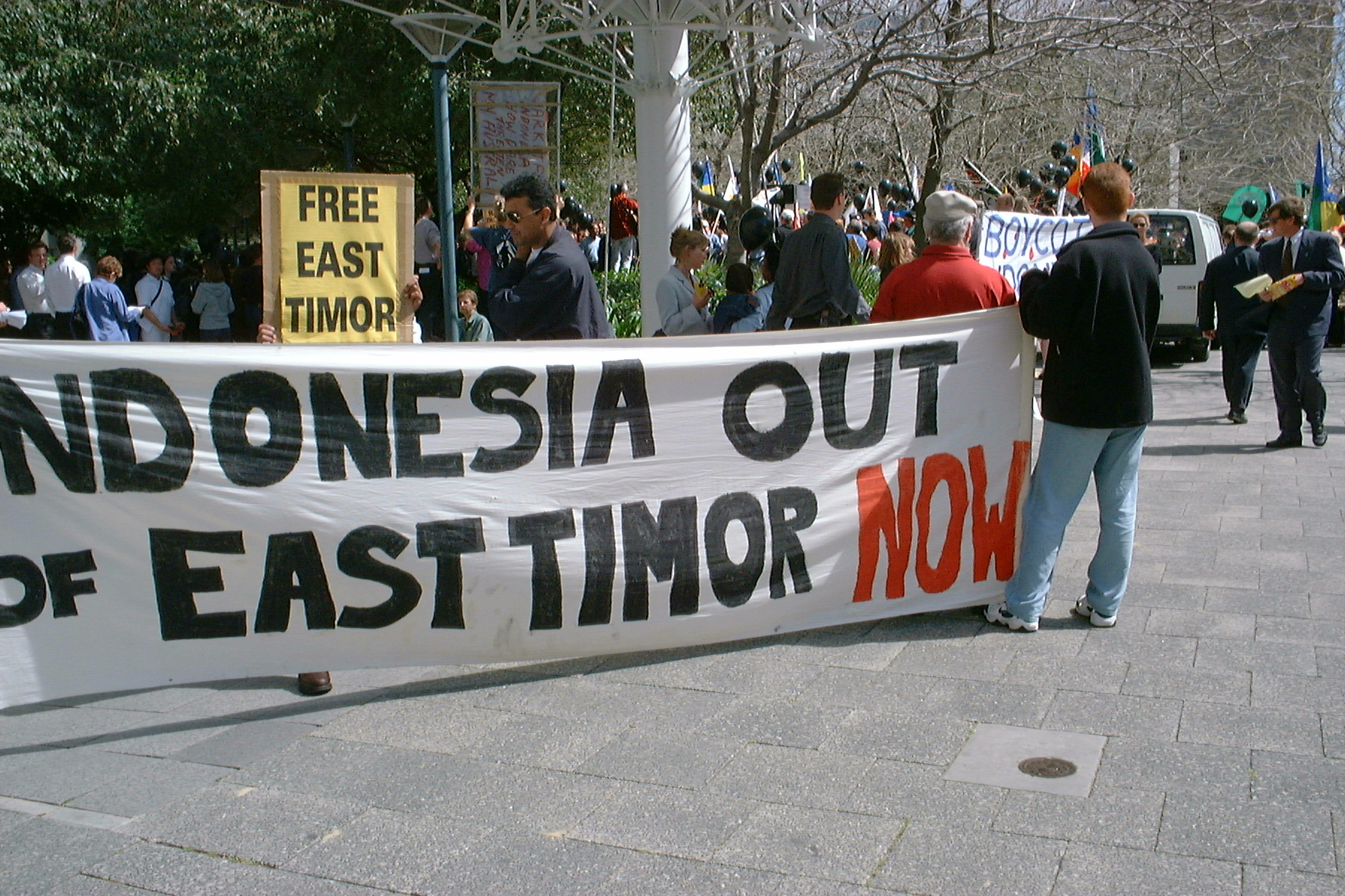 A demonstration for independence from Indonesia, part of the long struggle that led to sovereignty in 2002. Credit: Chris Johnson (CC BY 2.0).