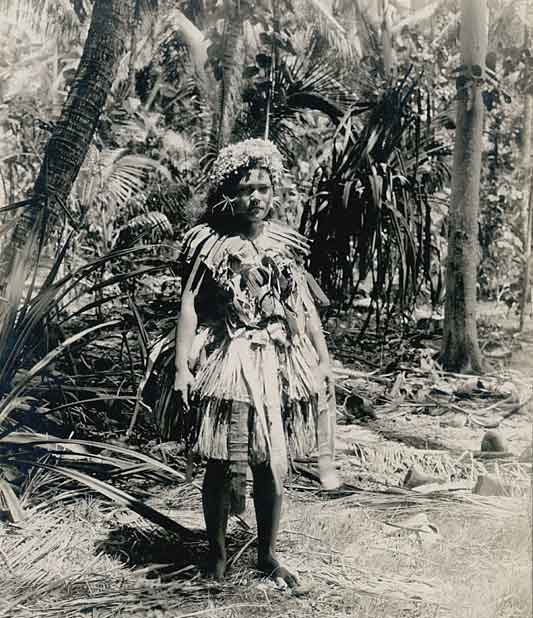 A woman on Funafuti around 1900, from the small Polynesian population of the Tuvalu atolls. Credit: Harold Clifford Fassett (Public domain).