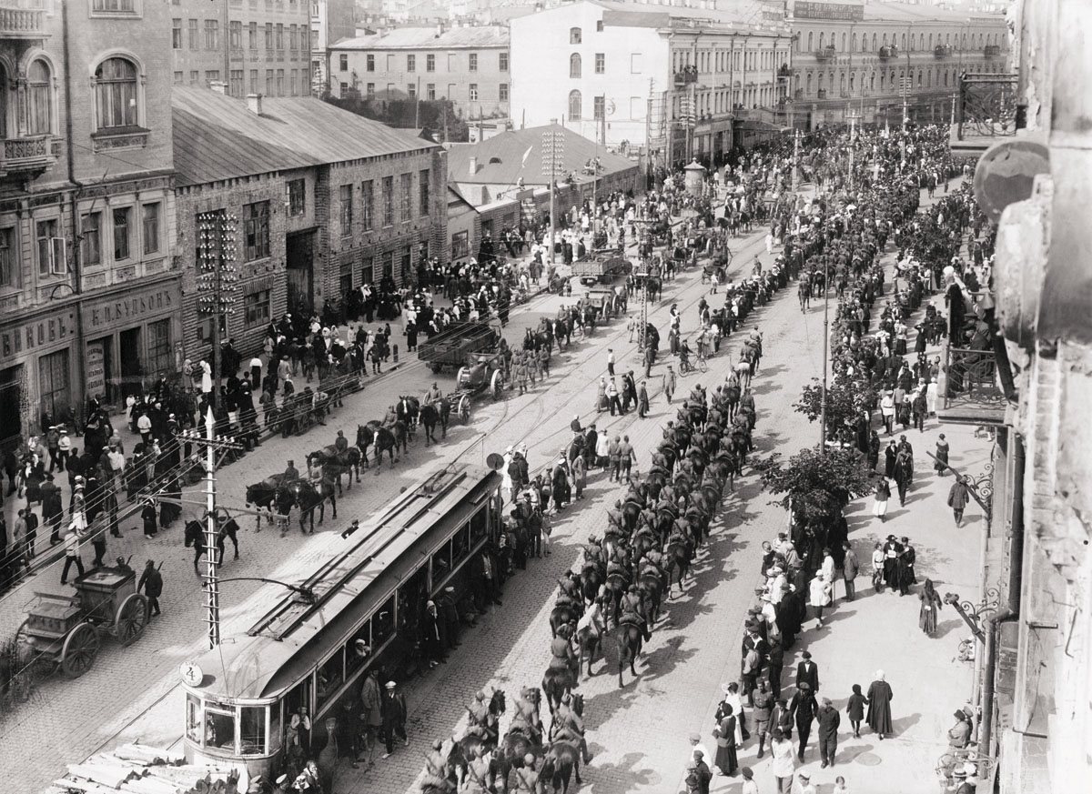 Polish troops entering Kyiv in 1920, during the wars that followed the collapse of empires, before Soviet rule.