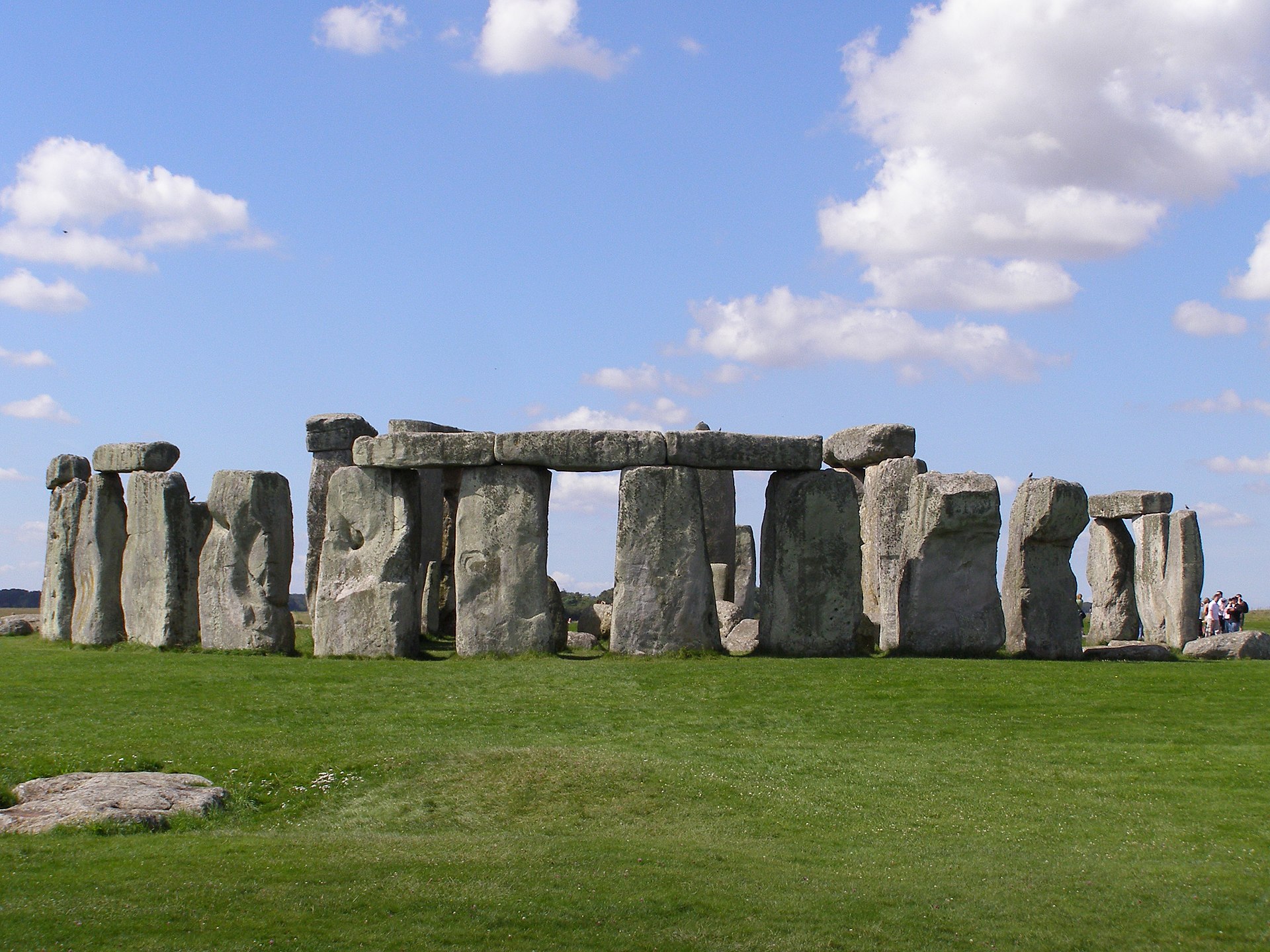 Stonehenge in Wiltshire, a prehistoric monument raised more than four thousand years ago. Credit: garethwiscombe (CC BY 2.0).